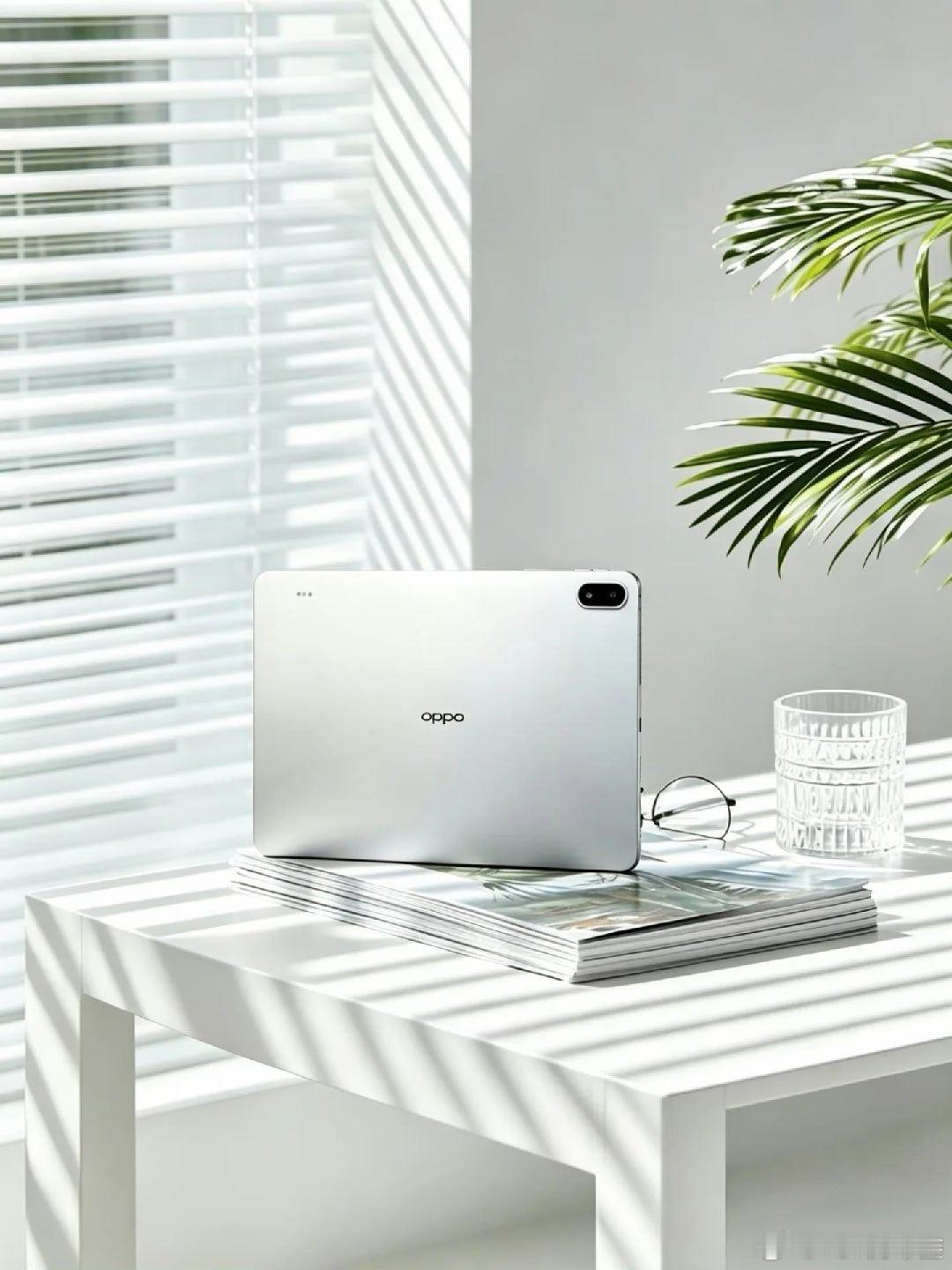 OPPO Pad5 Pro晨曦金图赏，金色光泽温润雅致，宛如晨曦微光，质感这一块拿捏了，看完后喜欢不。 ​