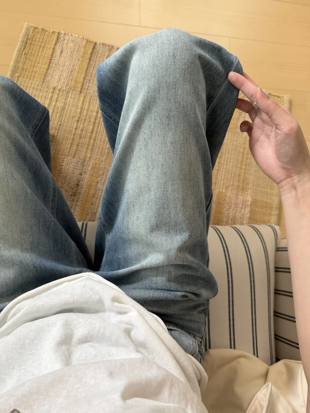 看起来平平无奇 上身版型好牛