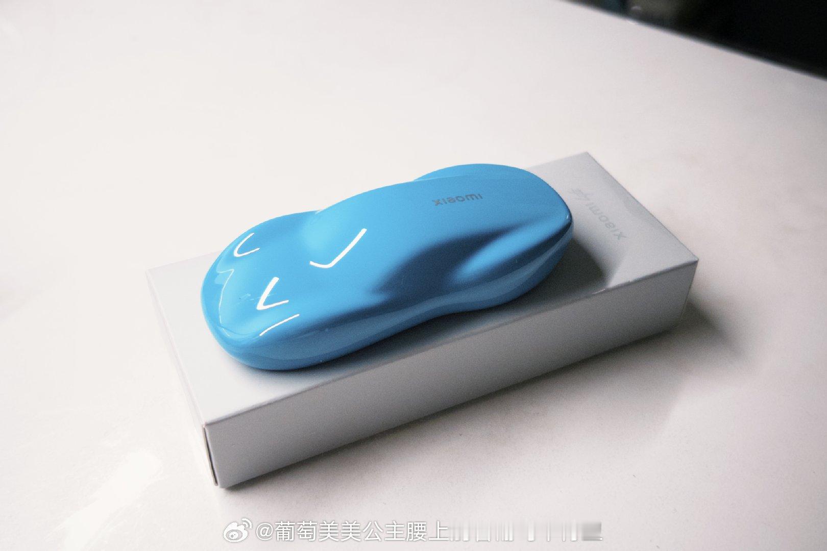 我说，就算是天王老子到了小米超级工厂也得消费。  ​