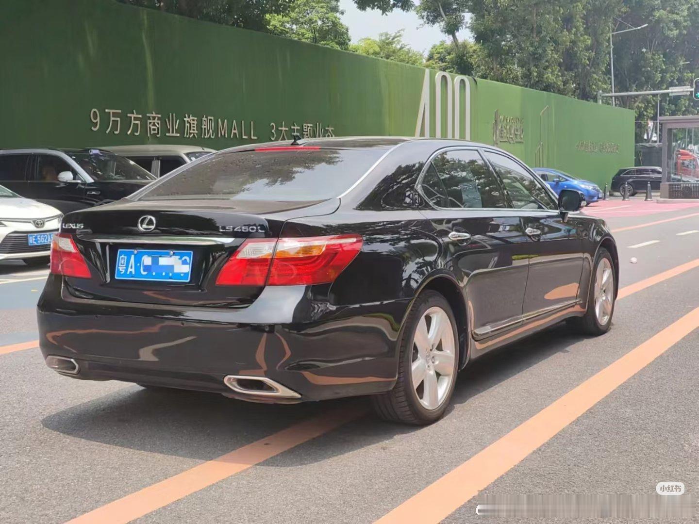 这辆开过的雷克萨斯LS460L，车况精品还是不错，纯数字带粤A牌，配置到顶，马克莱文森音响效果很好，曾经的百万级也值得拥有，而且开着就是舒服了，可惜是没有担心 ​