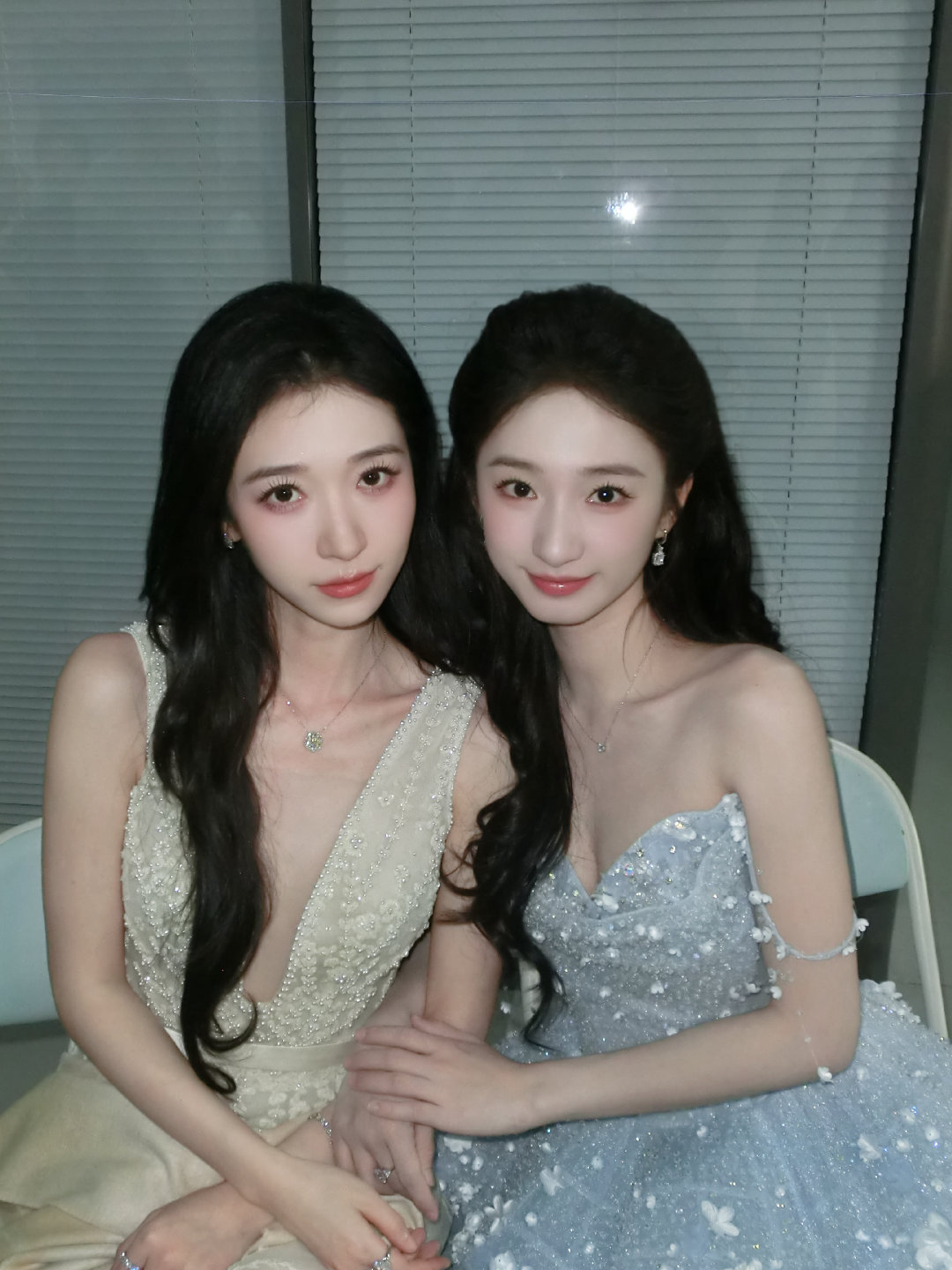 转载了的微博图片
喜欢的两个女宝同框啦～ ​