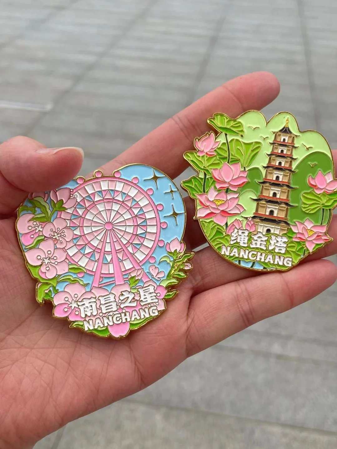 在南昌买到了喜欢的纪念品😍