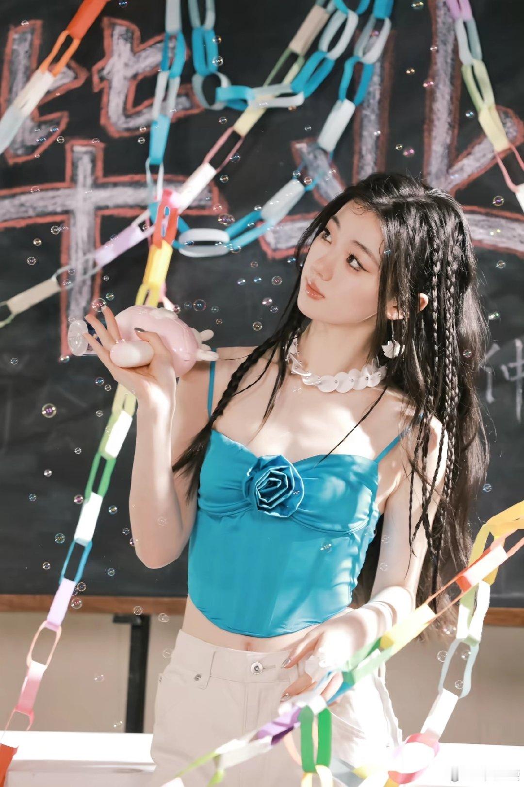 五颜六色的乙醇#单依纯##单依纯[超话]##单依纯[超话]# ​