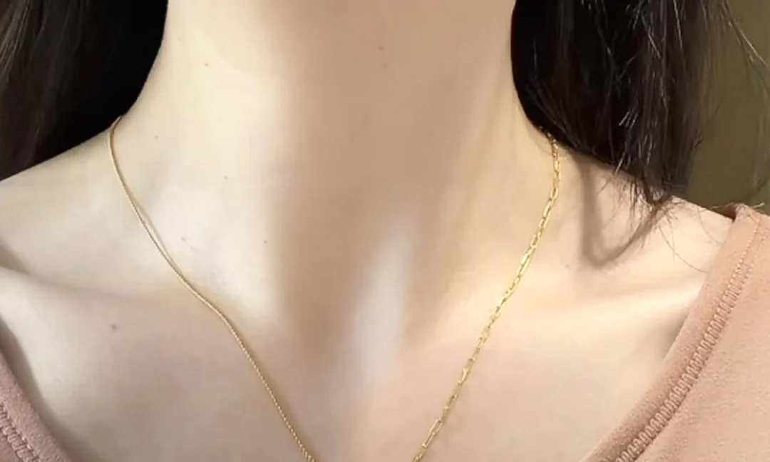 发现一个让颈纹逆天改命的方法