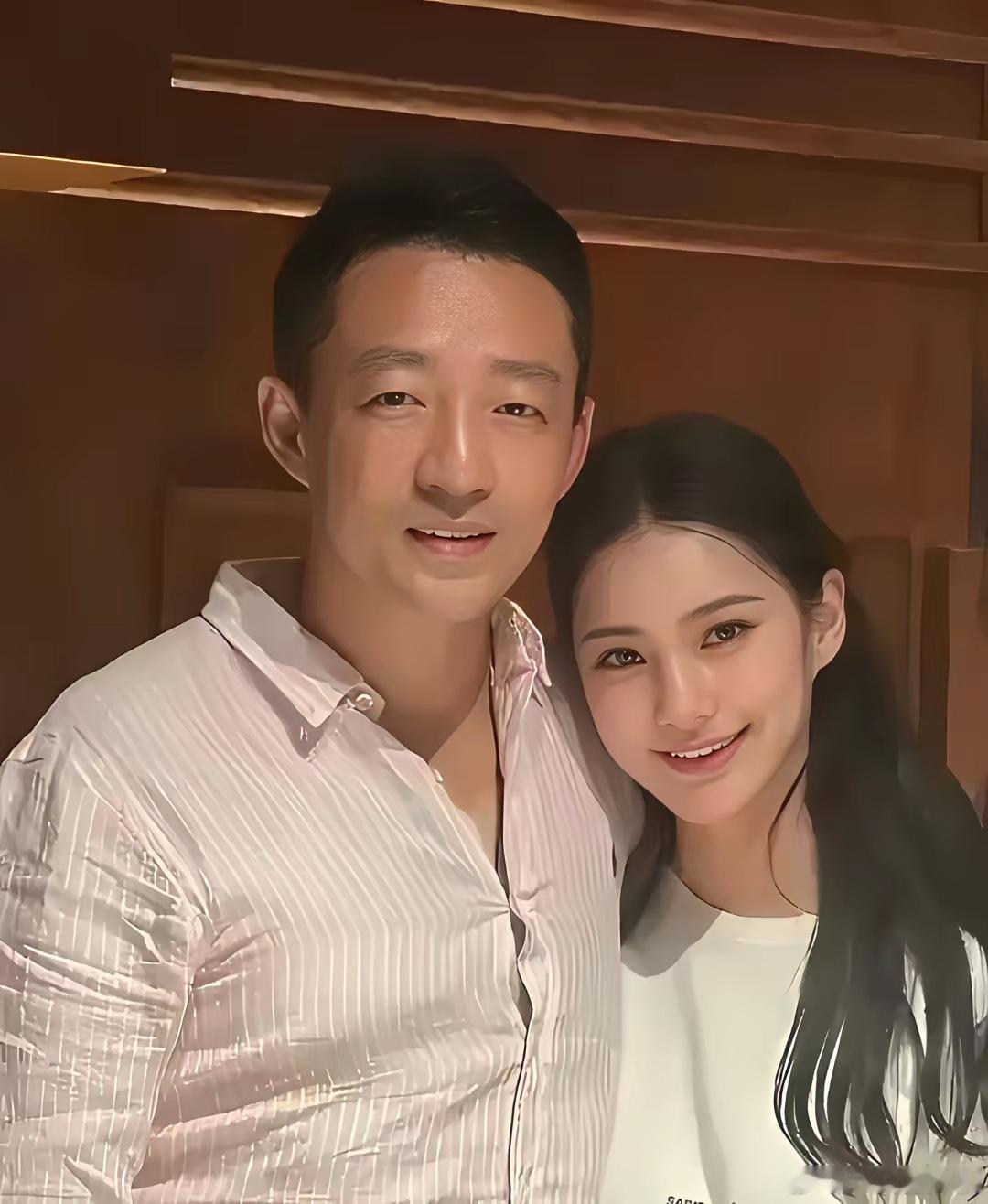 你们发现没。 
马筱梅身上有个玄学。 
准得可怕，那就是不管外界怎么质疑她，她永远不炸毛，被人当面问是不是图钱都能笑着喊宝宝，原来这种性格的女人，嫁给谁都能过好。 
​​说实话，评论区有个当妈的说得很实在，现实中老公说自己一句都受不了，可能当场就开打了。可马筱梅呢，被人指着鼻子问图钱， ​