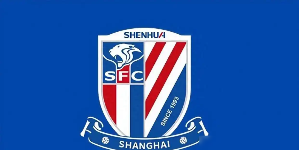 申花这场2：1，踢得跟打仗似的。主力被抽走仨，伤的伤，缺的缺，等于少了半支队。
对手那球明摆着越位，边裁愣是没举旗，白送一个。下半场人家禁区里手球，裁判又装没看见。换别的队，心态早崩了。
可这帮人硬是扛下来了。徐皓阳一脚远射先声夺人，杨帅头球直接砸死比赛。新帅米洛耶维奇说队员一直玩命练，这话不虚
