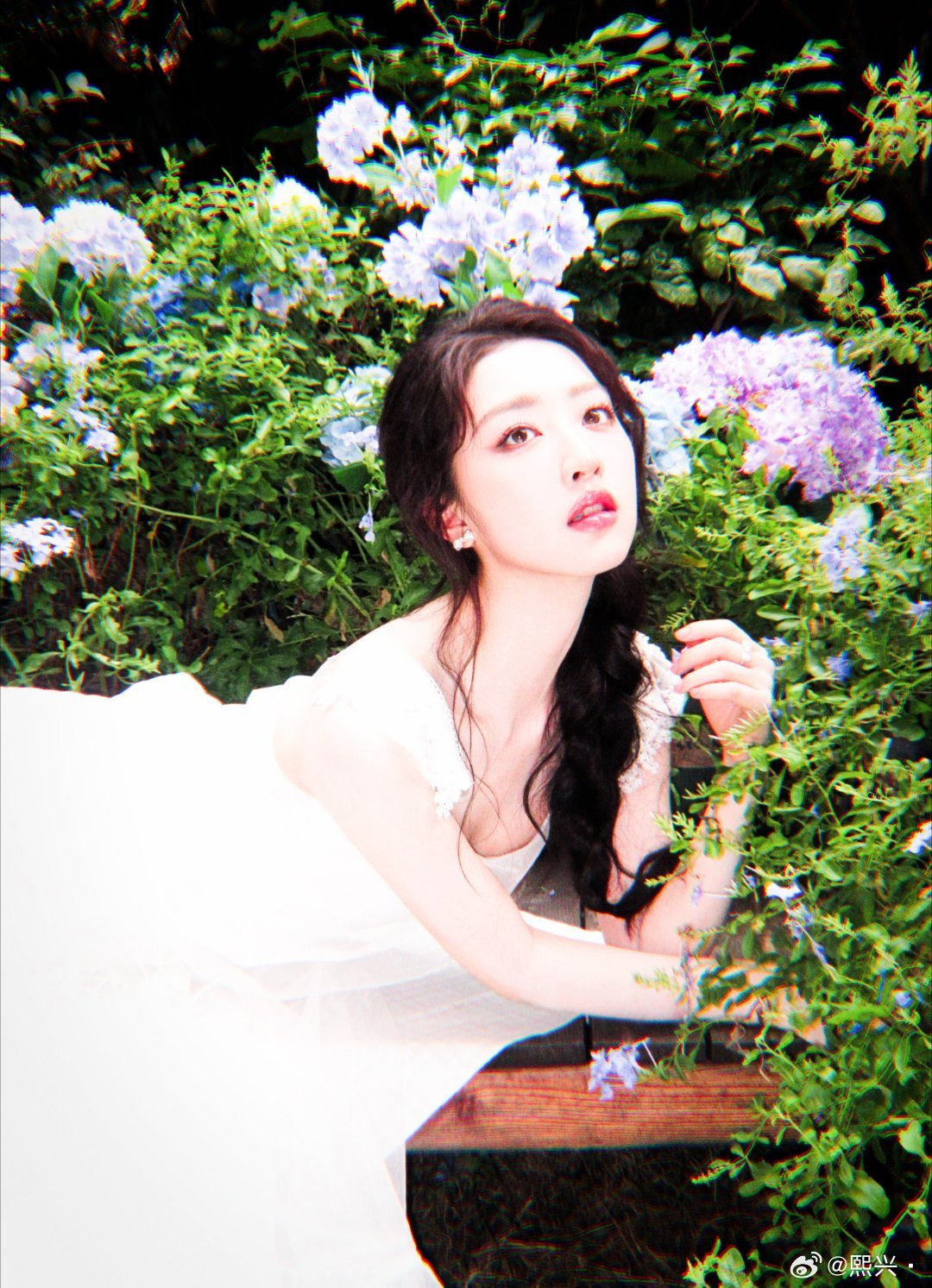 #邓恩熙[超话]#
鲜花❁和美人更配哦 ⸜(๑'ᵕ'๑)⸝⋆* ​