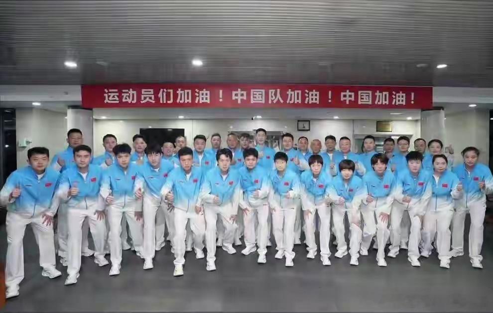 2026名古屋亚运会乒乓球男团1/4决赛，中国男团以3-1击败泰国队晋级四强，但过程惊出一身冷汗——世界排名靠前的林诗栋意外爆冷输给16岁泰国小将，一度让国乒陷入困境。  一、男团惊险晋级：王楚钦独得