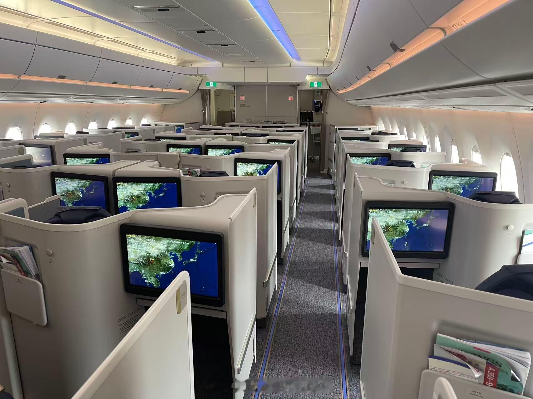 明天可以抢7月1号深圳航空首架A350-900首航的主题航班机票了，谁...