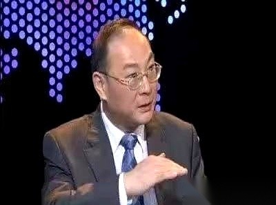 很多人总在盼着中俄干脆拜把子结盟，但现实里的算盘声，比谁敲得都响。
最先进的苏-35战机可以整机打包卖过来，防空导弹也能一列列车皮往外运，但只要涉及到底层的雷达源代码和发动机核心图纸，对方的保险柜关得比谁都严实。哪怕前线吃紧、急需各种工业元器件的时候，这项规矩也从来没松过口。
这不是使绊子，而是两个