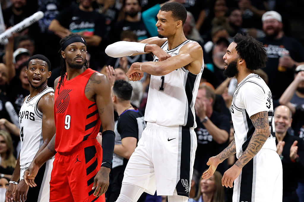 2026年4月28日NBA季后赛西部首轮G5，维克托·文班亚马贡献17...