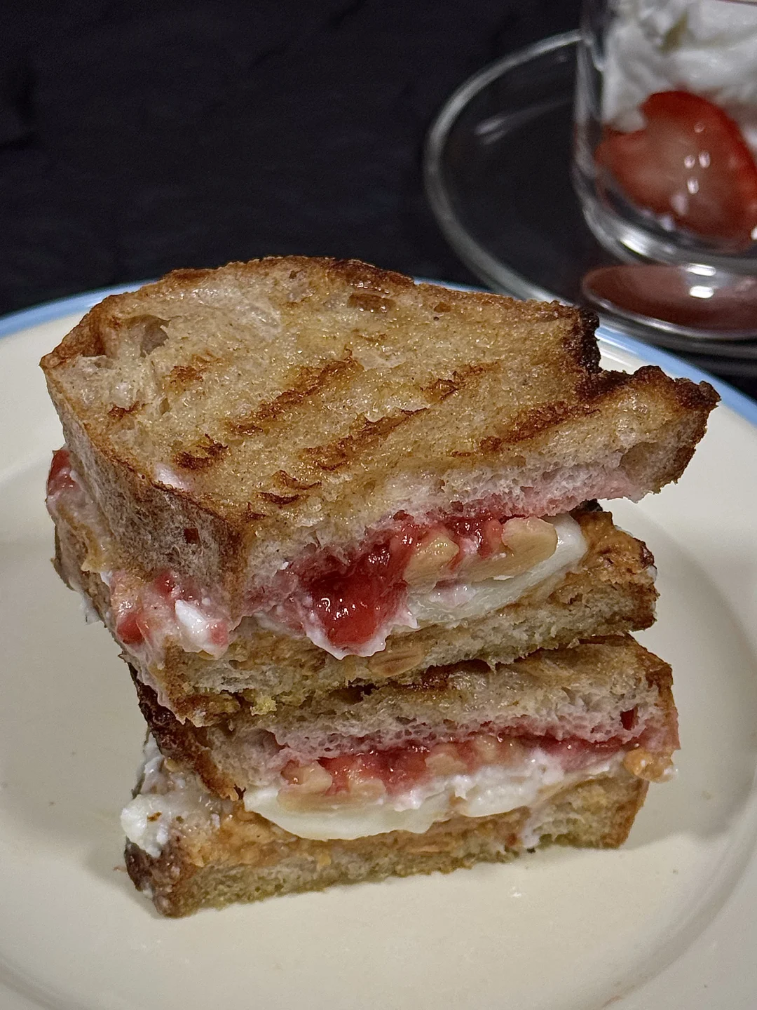 高能量早餐！🍓🧀这才是新年要吃的三明治