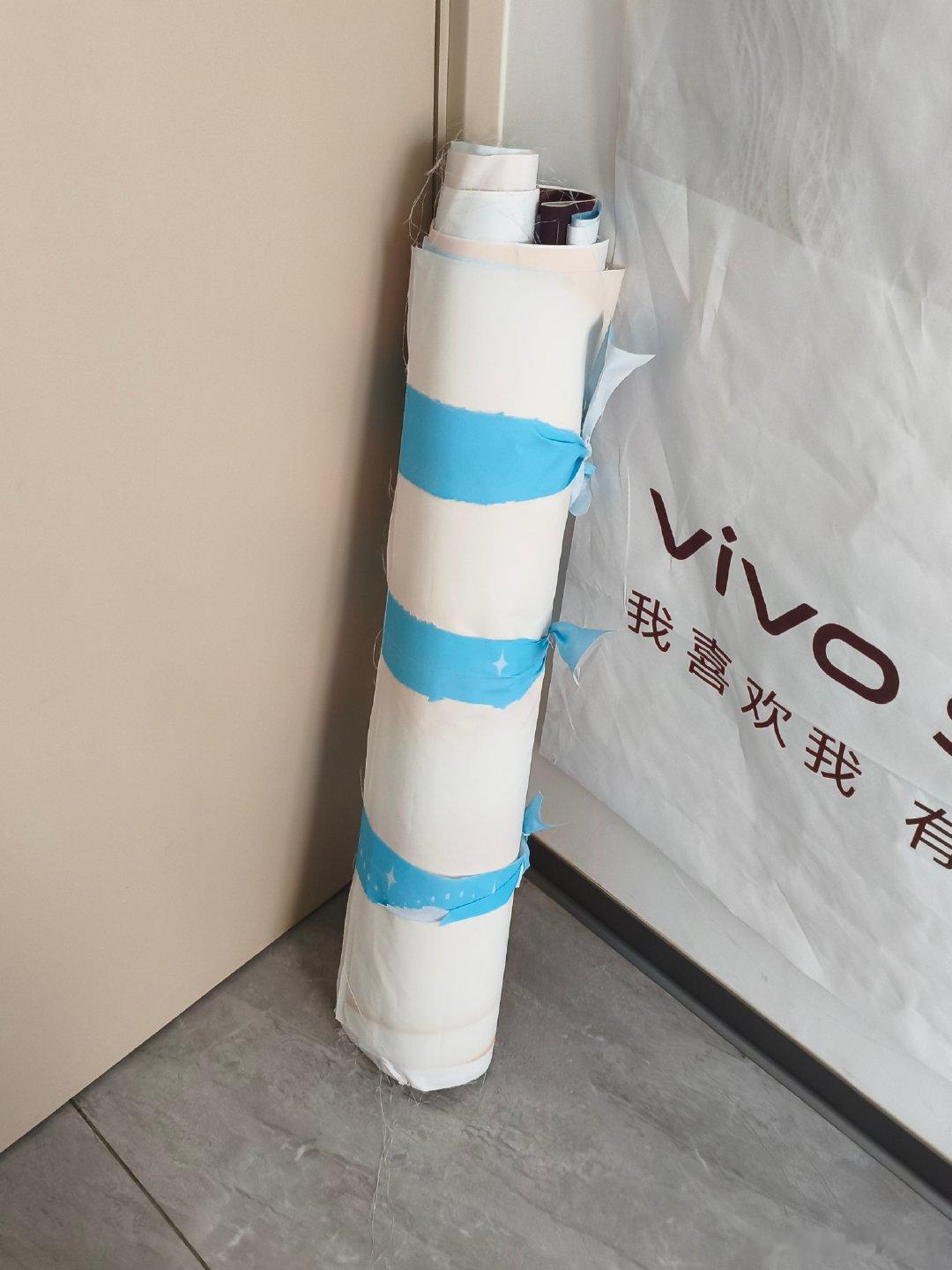 #田曦薇[超话]#在屋里挂了两张田曦薇的挂画 我们这边卖vivo的阿姨给我二十几张张 p2十几张是给同城同担姐姐的[嘻嘻][嘻嘻]太多太大了 ​