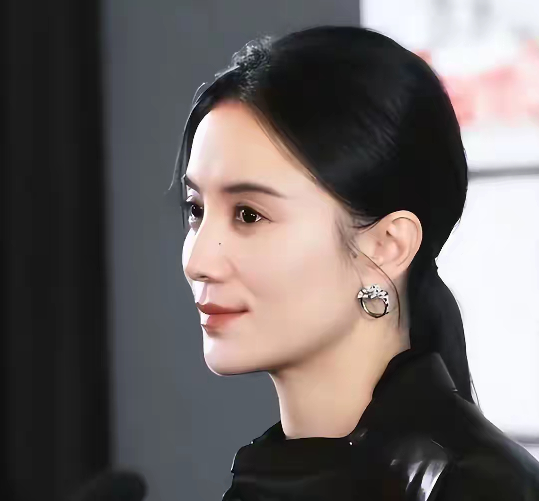 演员吴幸键相貌普通 获宋佳李小冉多位前辈力挺


大家刷到这个事情了吗？圈内有位看起来相貌平平的年轻男演员，不仅能拿到不少大热剧资源，还能得到宋佳李小冉这些实力派前辈的照拂，很多人都好奇他有什么特殊背景。

这位男演员叫吴幸键，刚入行的时候没人留意他的出身，家里没有圈内相关的人脉，成长在普通军人家庭