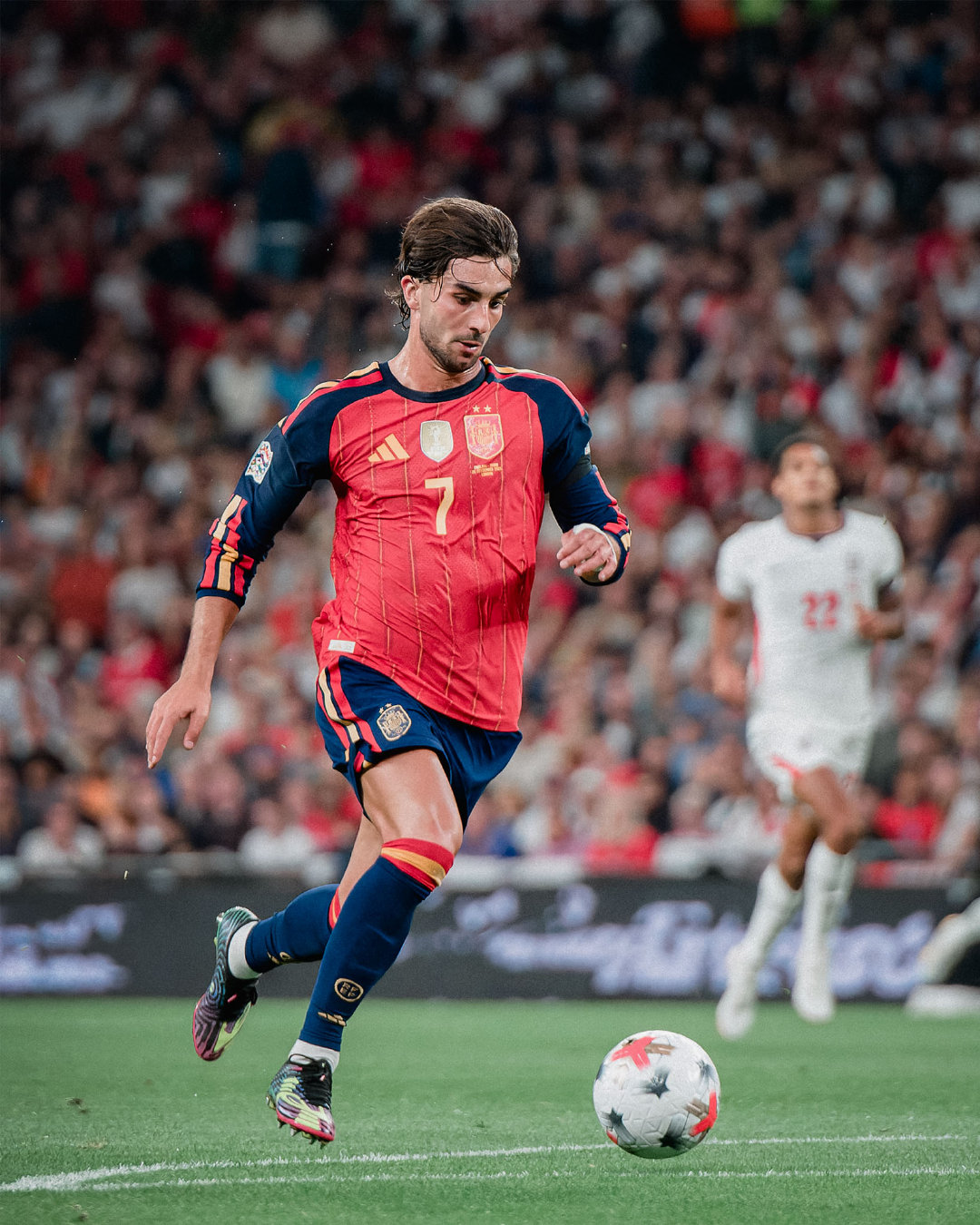 🌍大巴黎国际比赛日战报

英格兰2-3西班牙🇪🇸
费兰首发出战54分钟，法比安替补出战20分钟

#巴黎圣日耳曼[超话]# #这里是巴黎# ❤️💙 ​