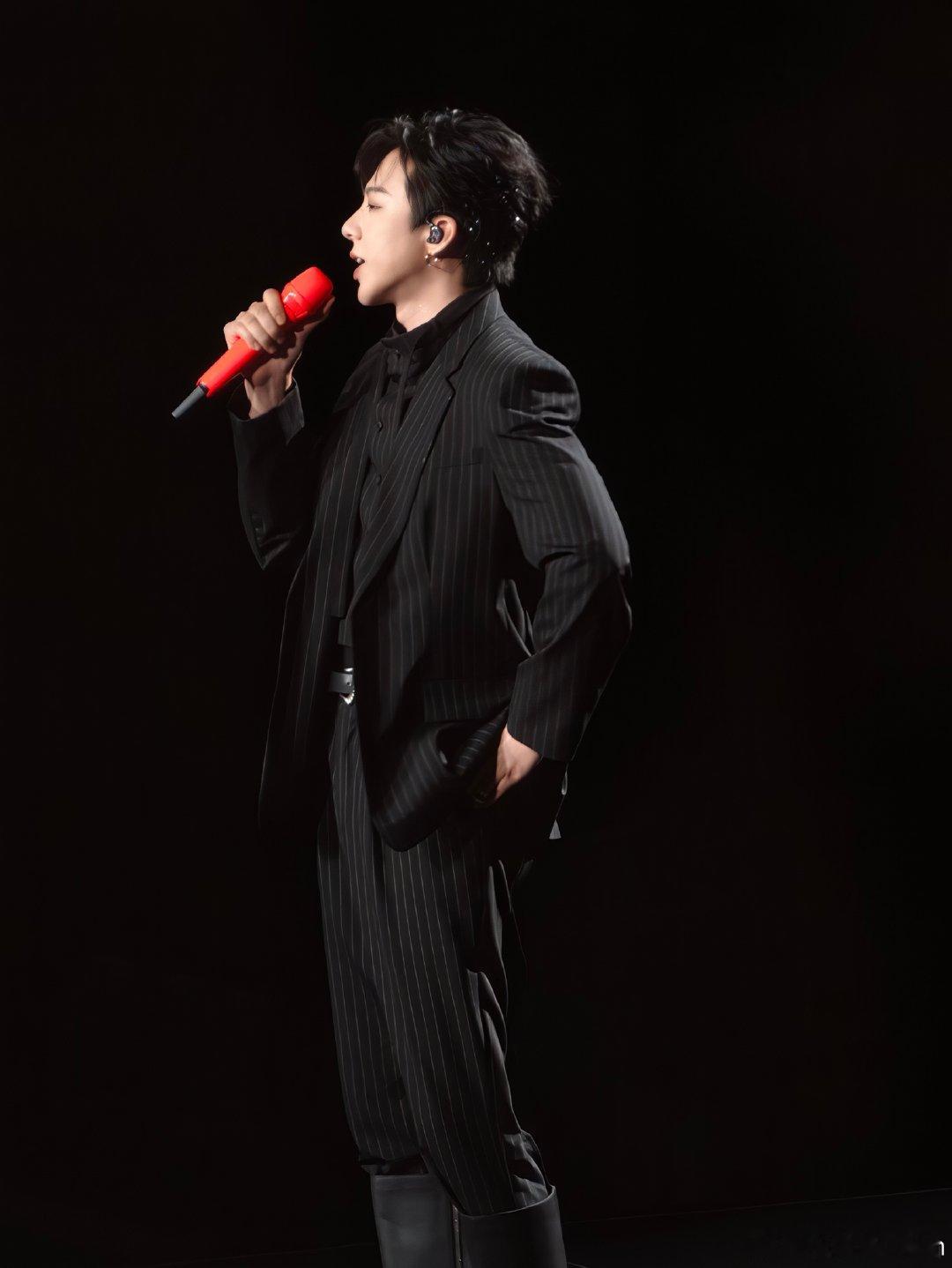 #刘宇宁早春晴朗片头曲#｜#腾讯音乐由你榜#｜#摩登兄弟[超话]#
你是我的年少轻狂。也是我的余生漫长。[鲜花]

@摩登兄弟刘宇宁

刘宇宁铁证|刘宇宁高原|
摩登兄弟刘宇宁｜刘宇宁｜宁哥｜lyn ​