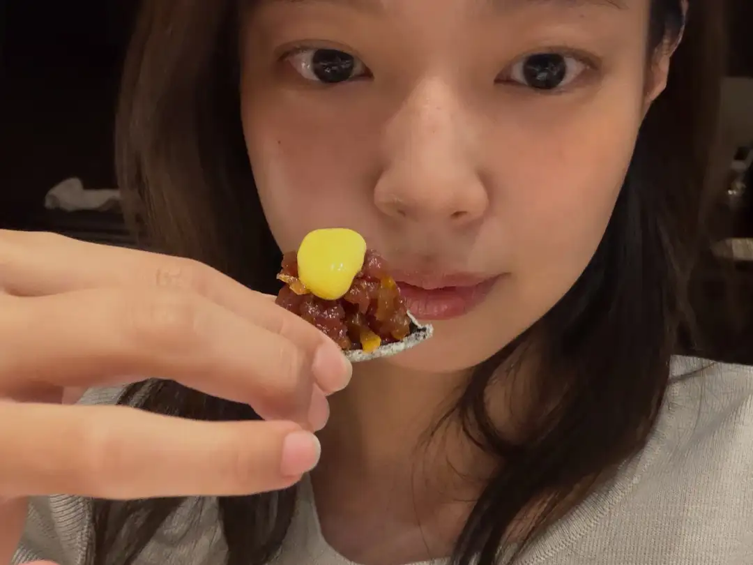JENNIE INS更新 最爱的生活照来了！😭