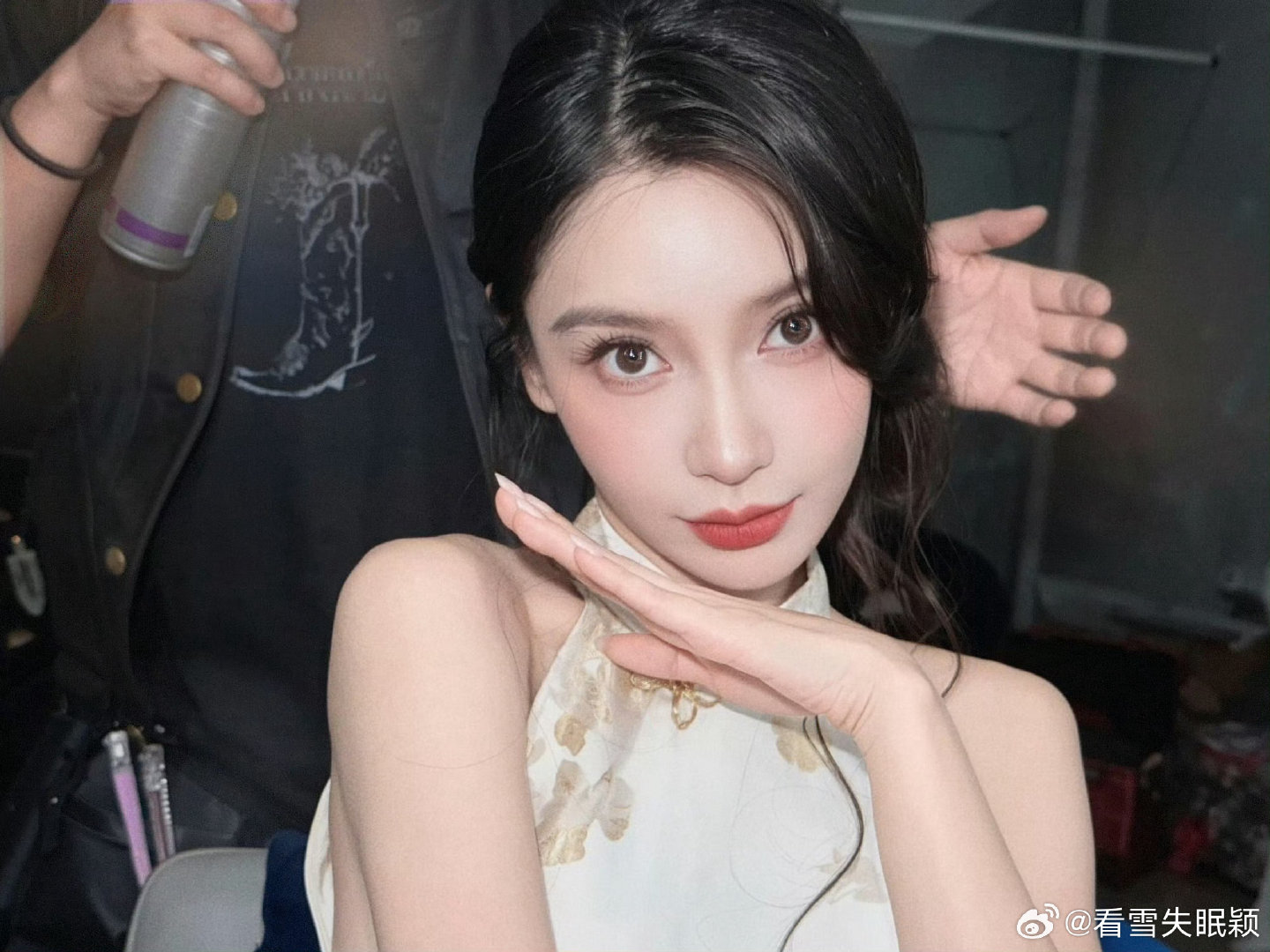 #angelababy[超话]# [努力]#angelababy漫影寻踪#

追随光 我对你的爱意永远热烈真诚 

​