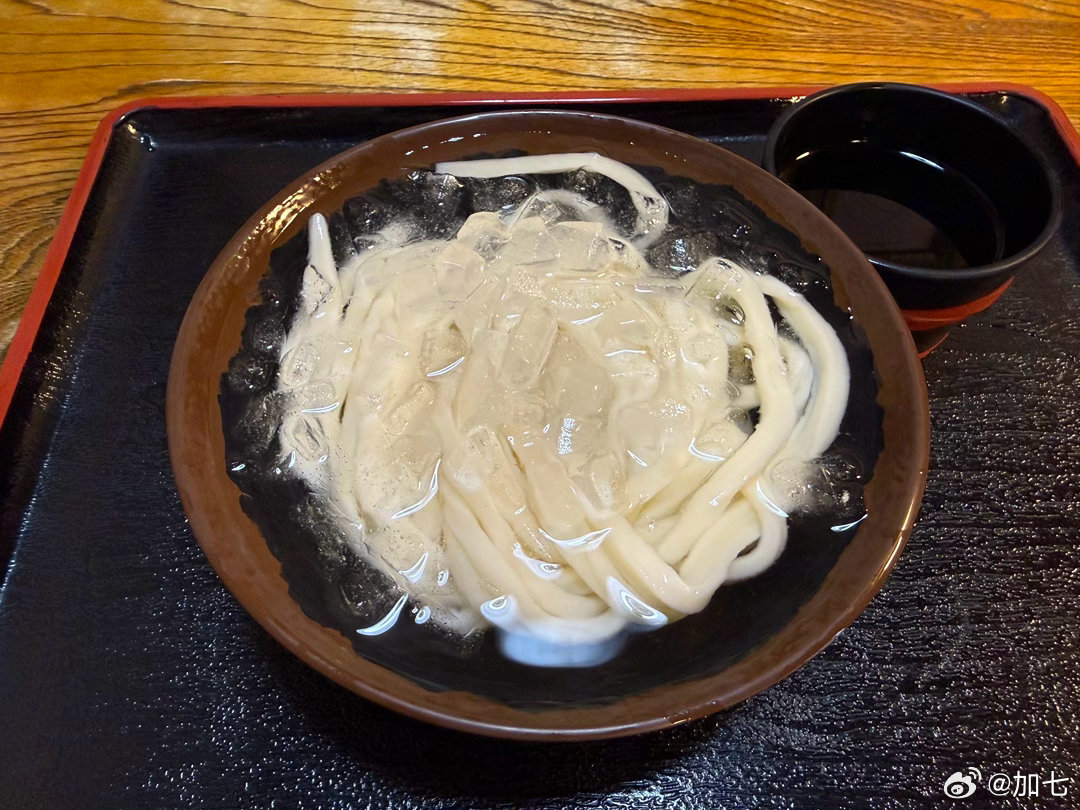 试了试冷やしうどん，没想到会这么劲道… ​​​