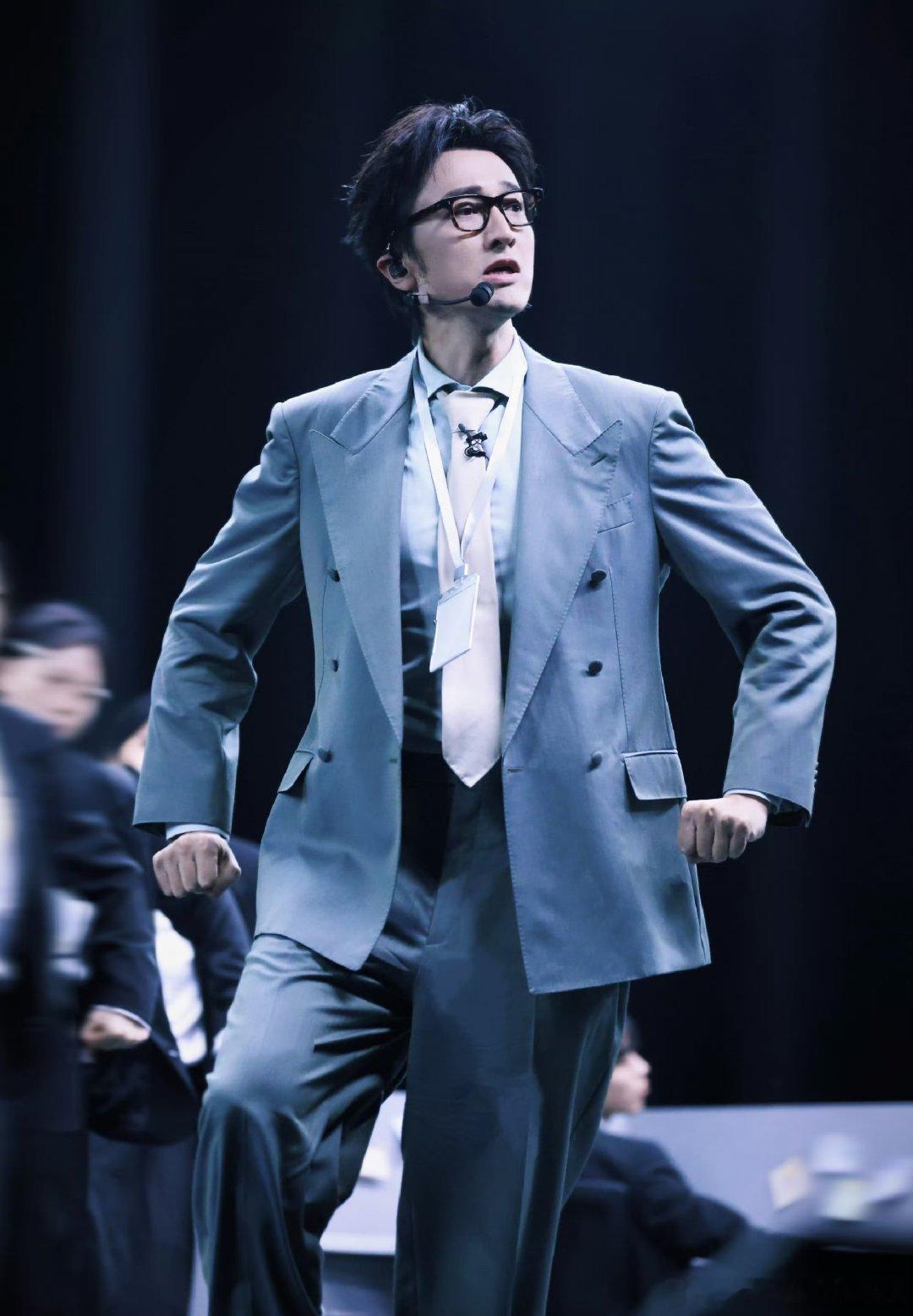 #王以太也没人说进王传君队不体面啊#几个人私下相处的时间本来就多，彼此的风格和习惯都摸得透透的，组队出舞台反而更容易出好效果#王以太加入王家大院# ​