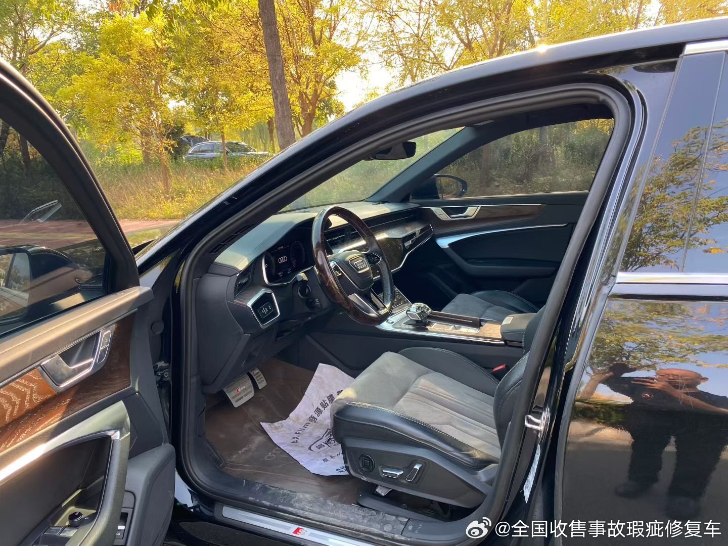 23年奥迪A6L 改款 40 豪华动感型，更换前杠大灯，气囊没出，价格便宜，喜欢的老板速度联系 ​