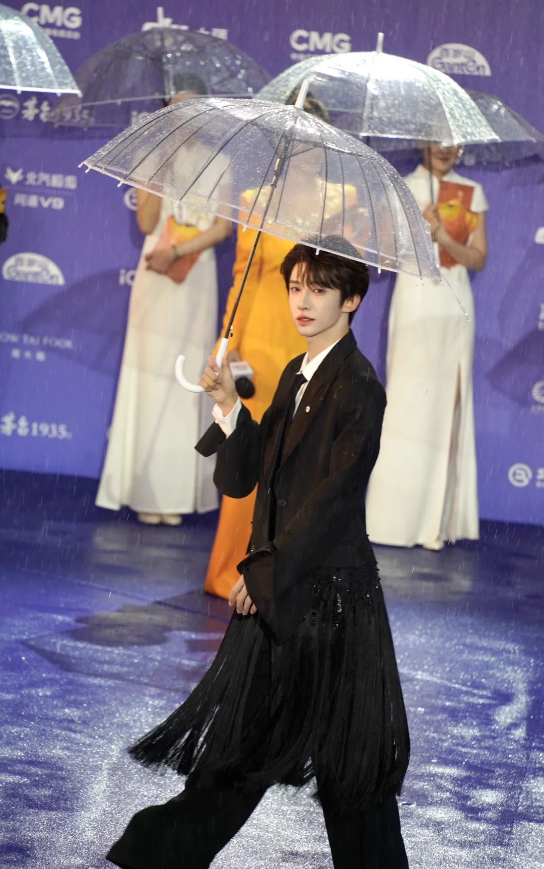 红毯拍的刘宇，好有氛围感的建模脸