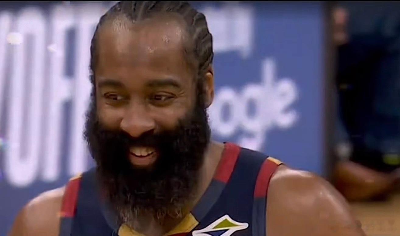 #哈#哈登##克利夫兰骑士##NBA[超话]##哈登[超话]# 

哈登3年9700万留守骑士 合同深度评析

据名记Shams报道，詹姆斯·哈登已与骑士达成续约，签下3年9700万美元全额保障合同，含第三年球员选项与15%交易保证金，即将37岁的哈登继续留守克利夫兰冲击总冠军。

这份合约堪称老将博弈的教科书级别操作。对 ​