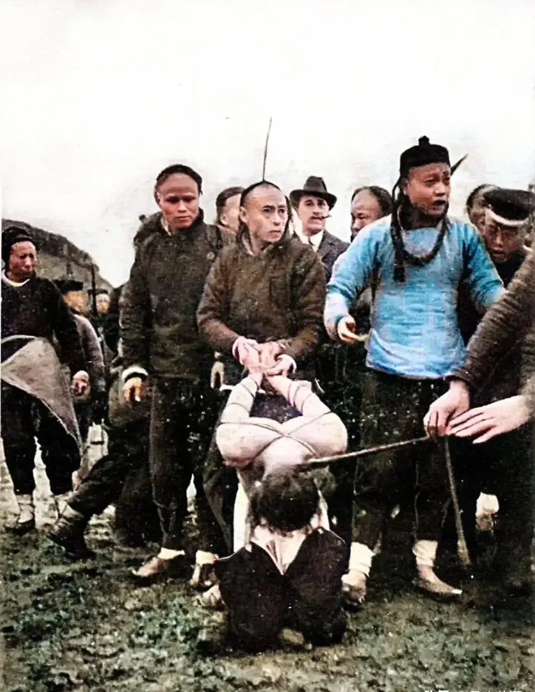 清朝真实的行刑现场，不要被电视剧骗了！