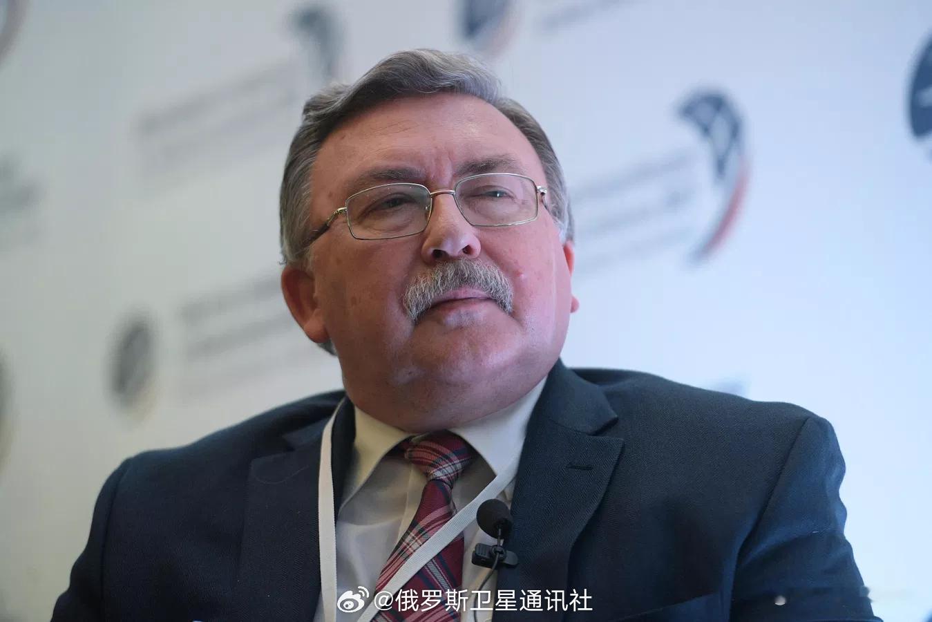 【俄罗斯常驻维也纳国际组织代表：#美国制裁政策无效#】俄罗斯常驻维也纳国际组织代表米哈伊尔·乌里扬诺夫在评论美国总统唐纳德·特朗普签署针对俄罗斯和伊朗制裁的法律时表示，华盛顿的制裁政策不奏效，这是经过时间考验的。 
乌里扬诺夫在社交网络X发文称，“美国的制裁政策行不通。这是经过时间考验 ​