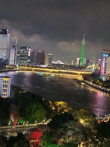 海珠广场夜景，挺美的。