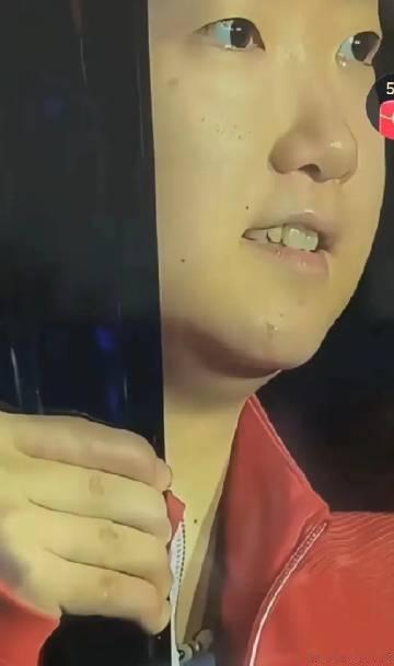 天啊，难怪莎莎美国大满贯女单决赛，明明大比分3-1的领先的情况下，突然...