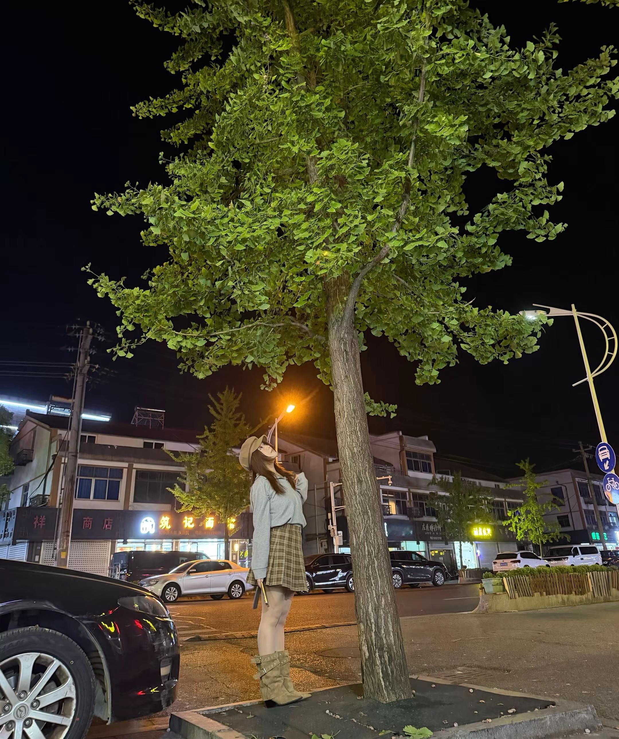 风华正贸的年纪当然要落落大方