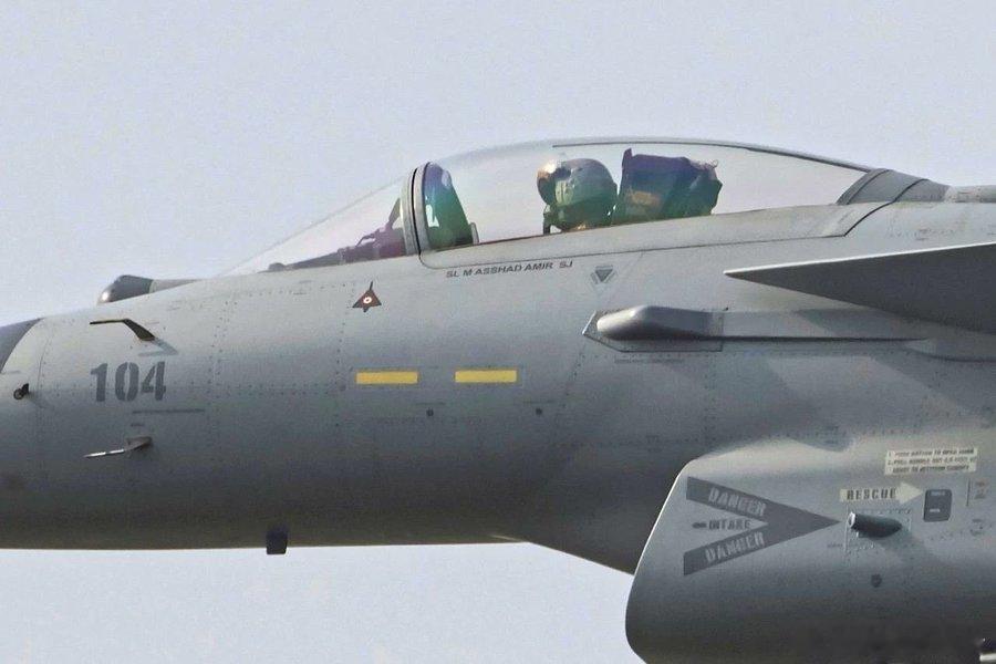巴基斯坦空军这家歼-10CE，编号22-104的飞机

刷了幻影2000的击坠标志。[馋嘴]
#海外新鲜事##烽火问鼎计划##巴基斯坦[超话]# ​