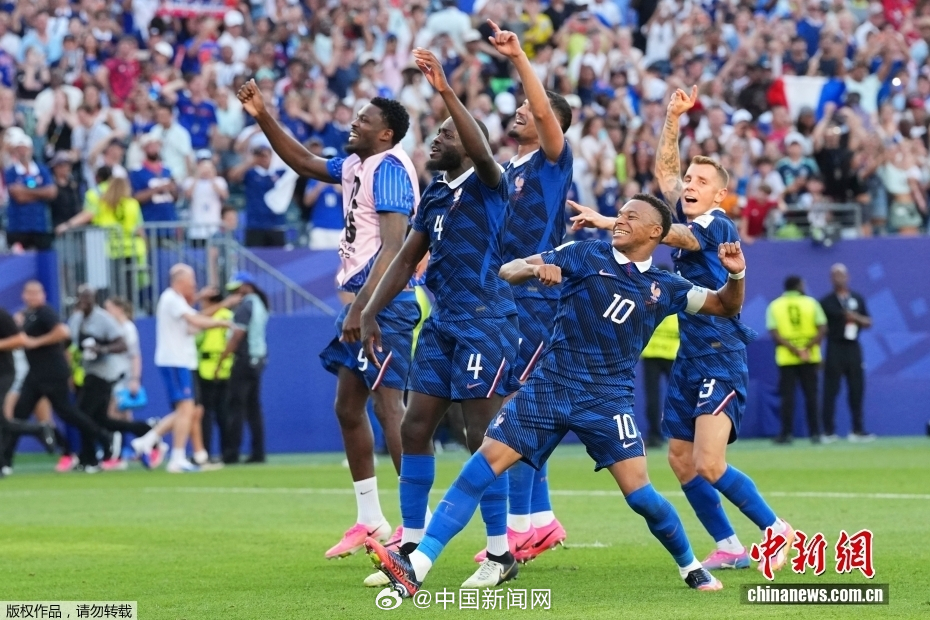 【 美加墨世界杯首场半决赛即将开赛，法国队与西班牙队将于当地时间7月1...