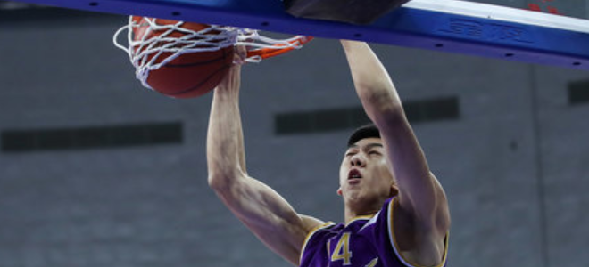 王少杰：离国家队还差很多会继续努力。 北控主教练马布里称赞队中新星王少...