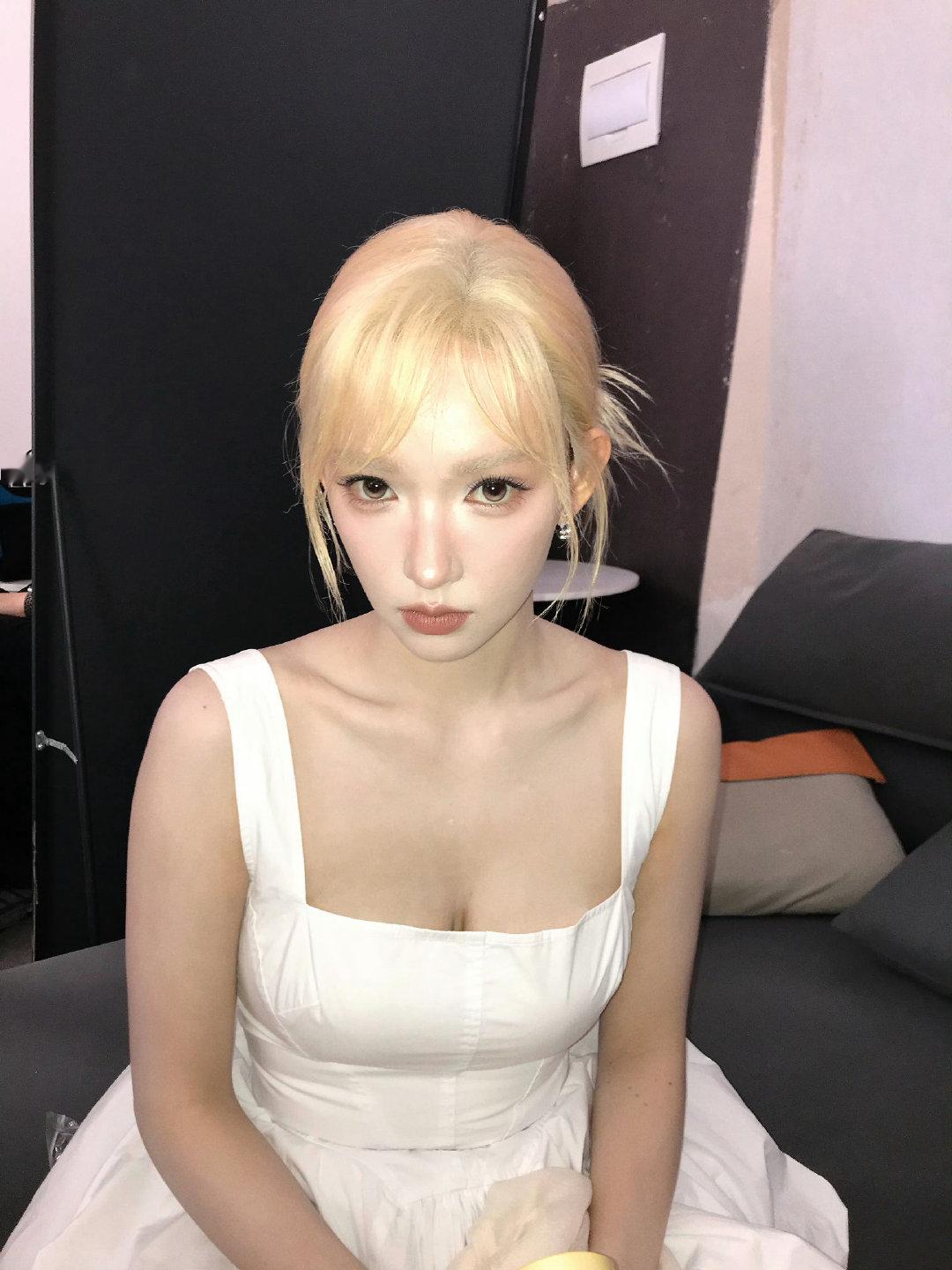 #程潇[超话]# 宝宝你说你跳了那么多舞蹈，吸引的我挪不开眼，为什么不干脆直接到我怀里来呢～​
