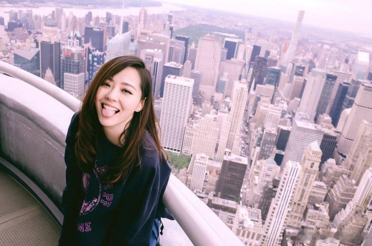 #张靓颖[超话]#  你们觉得她是好女孩吗？ ​