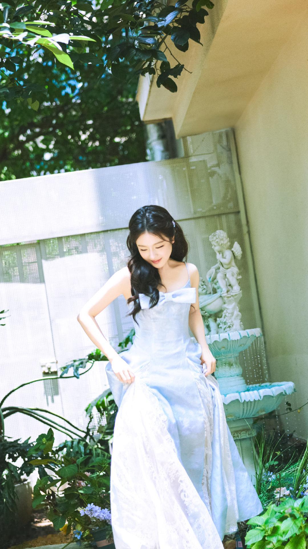 #李兰迪[超话]# 🍰#李兰迪四部待播剧#

生日快乐

自修 | 李兰迪 ​