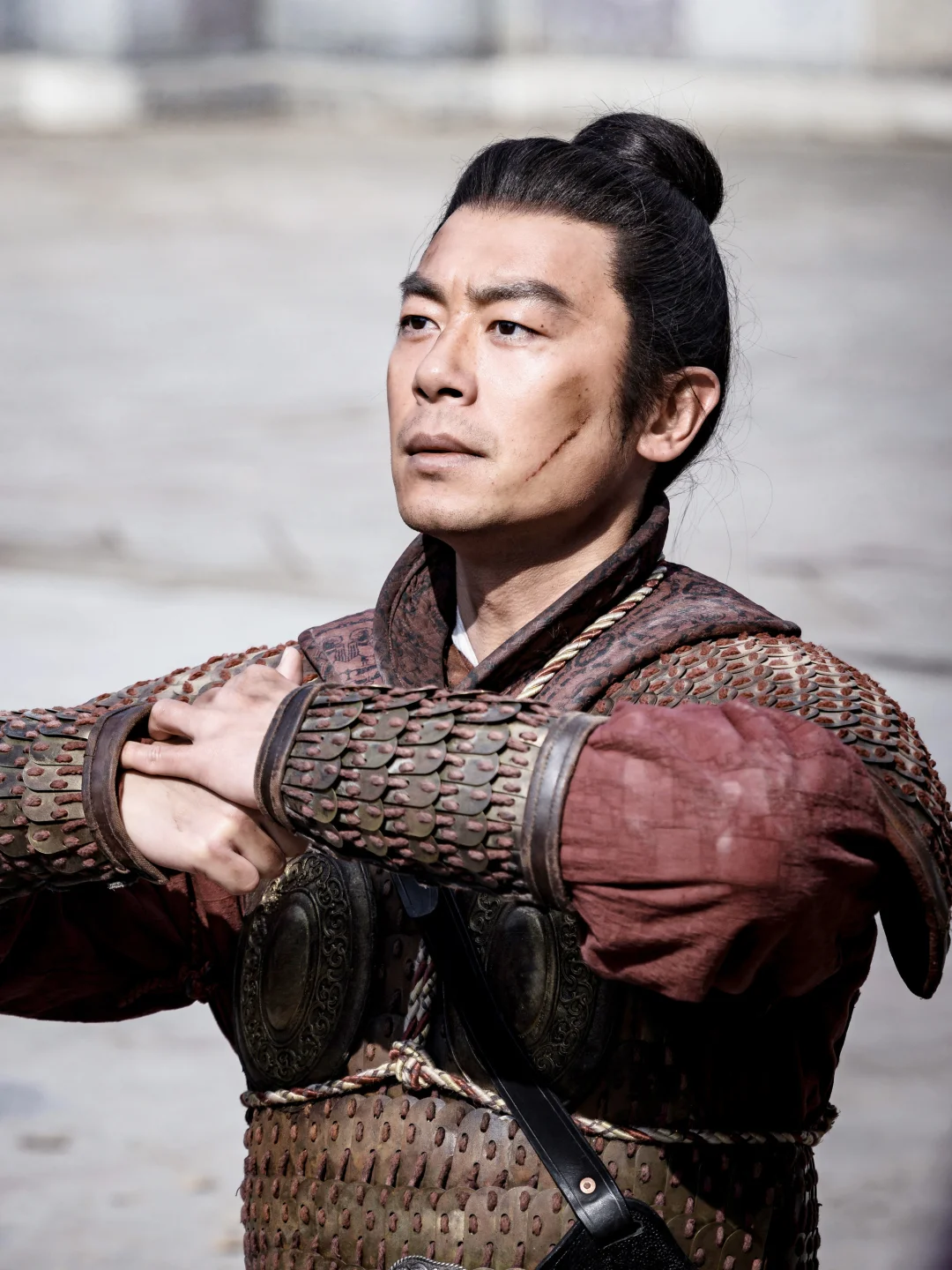 朱亚文靠2部剧翻红，他的‘后台’有多硬？