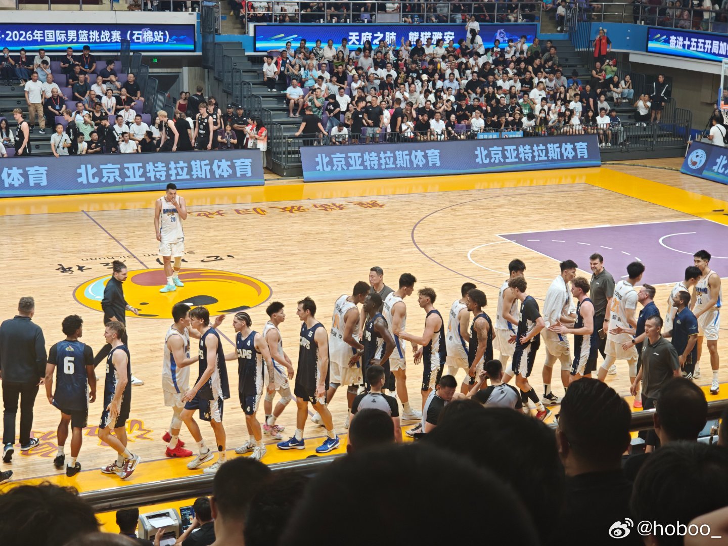 不懂篮球，但是都说有赵睿，所以去感受氛围。 ​