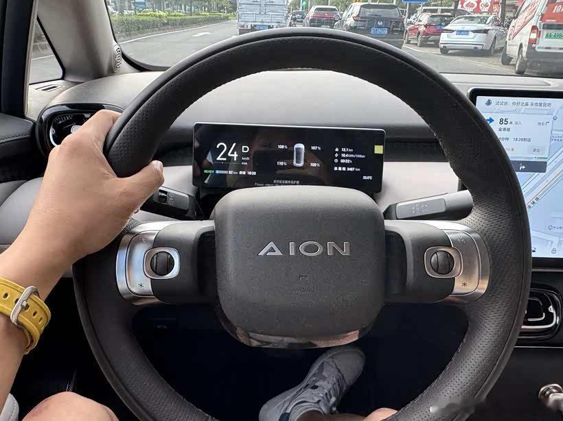 蹲埃安UT新款好久！宁德530km续航真戳我，不用频繁充电，周末短途自驾再也不用慌。座椅能放平、尾箱容量够大，期待提车后和家人露营出游，解锁各种用车乐趣。#埃安UT##宁德530km家庭主力车# ​