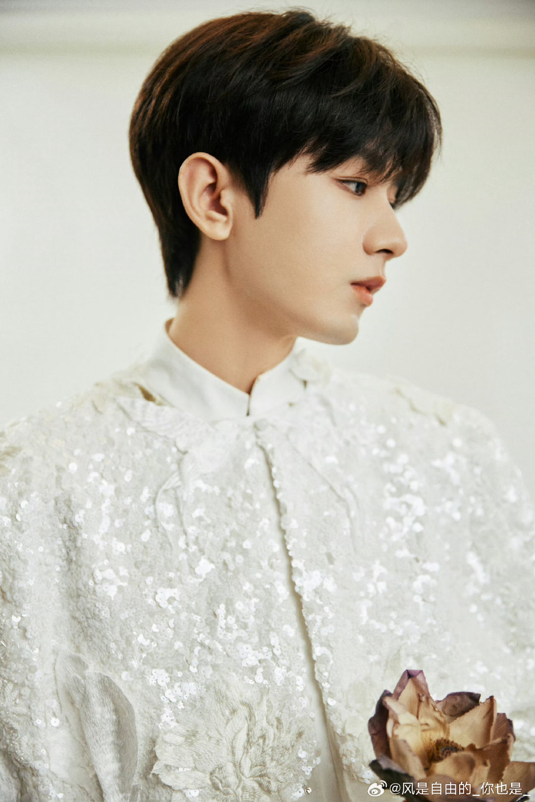 #成毅两京十五日#cy#成毅朱瞻基#

他赋予角色破碎感与坚韧感并存的特质，成毅的表演总能精准戳中观众心底的柔软。 
傅诗淇｜成毅｜卢云 | 两京十五日 | 朱瞻基 ｜狩谎｜林彦廷 ｜赴山海｜萧秋水｜李沉舟｜肖明明｜天地剑心｜王权富贵 | 长安二十四计｜谢淮安｜​