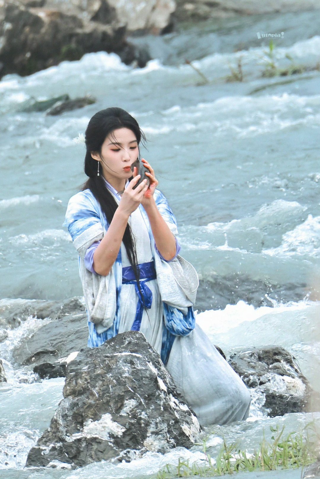 #卢昱晓[超话]#  lyx#卢昱晓南衣# lyx#卢昱晓何不同舟渡# 

把我的心弄的乱七八糟还在那里萌萌的笑₌ᗜ - ᗜ ₌

​