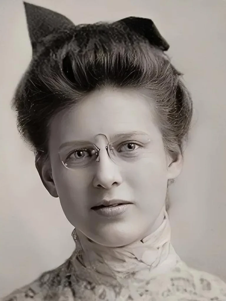 “我已经结婚了，与我相爱的人，在精神上。”有一次，胡适问自己的“红颜知己”韦莲司