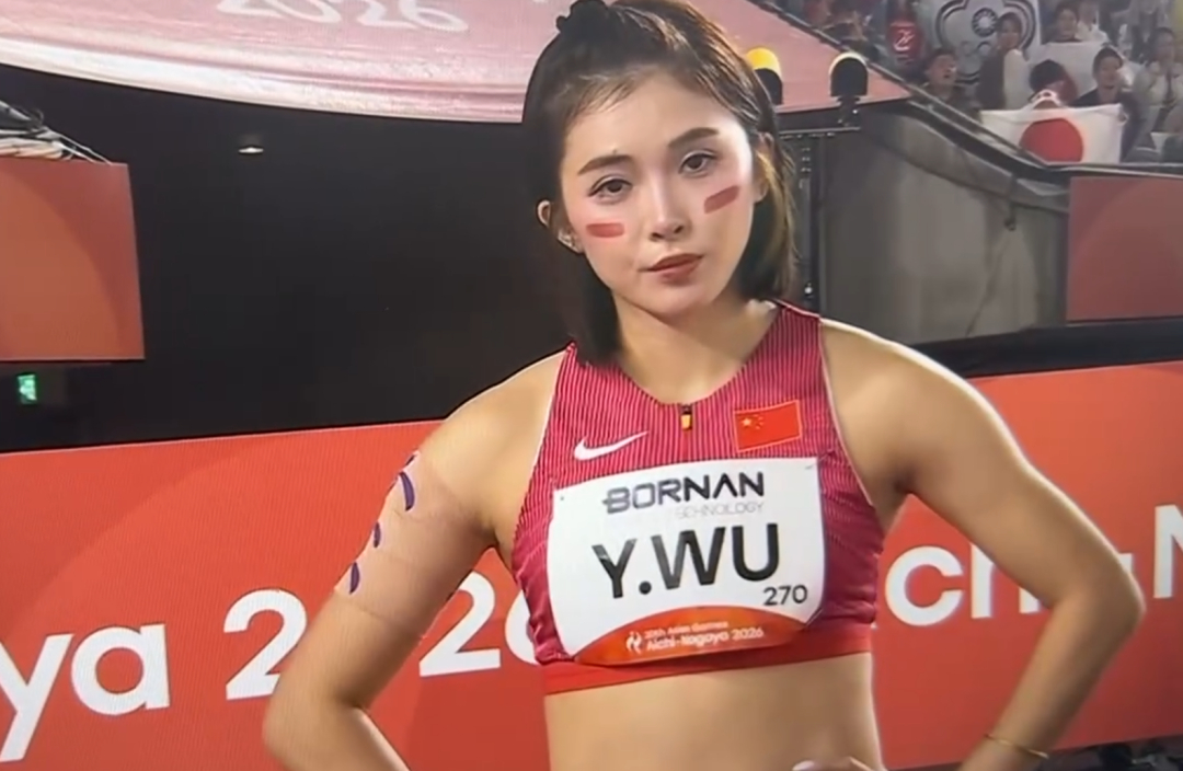 【#吴艳妮亚运会铜牌#】亚运会田径项目女子100米栏决赛，吴艳妮13秒12获得铜牌，林雨薇13秒47排名第七。福部真子12秒74夺冠，中岛瞳12秒78亚军。#吴艳妮铜牌# ​​​​吴艳妮结束后给冠军鼓掌，挨个和对手拥抱。她表示给自己今天的表现打满分，自己3年前亚运会没有成绩，三年后站上领奖台，对自己的表 ​