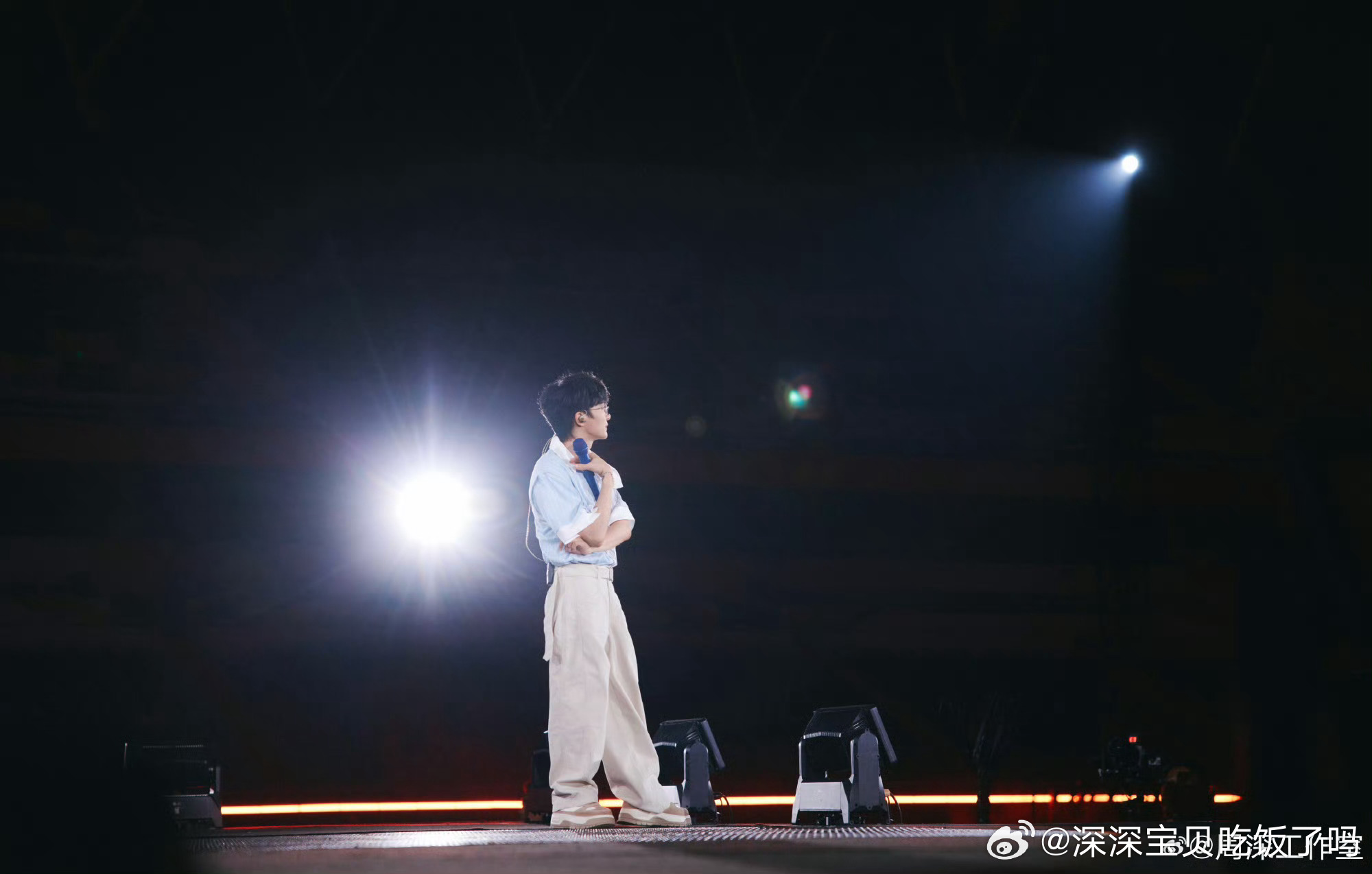 #周深[超话]# zs#周深新专辑反深代词# zs#周深康师傅好汤品牌代言人# zs#周深京都念慈庵普通食品全球代言人# [心]“属于你的手写信已经堆成山啦.𝓨𝓸𝓾𝓻 𝓱𝓪𝓷𝓭𝔀𝓻𝓲𝓽𝓽𝓮𝓷 𝓵𝓮𝓽𝓽𝓮𝓻𝓼 𝓱𝓪𝓿𝓮 𝓹𝓲𝓵𝓮𝓭 𝓾𝓹 𝓵? ​