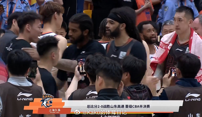 继续向前！ 上海男篮大比分2-0晋级半决赛  ​​​