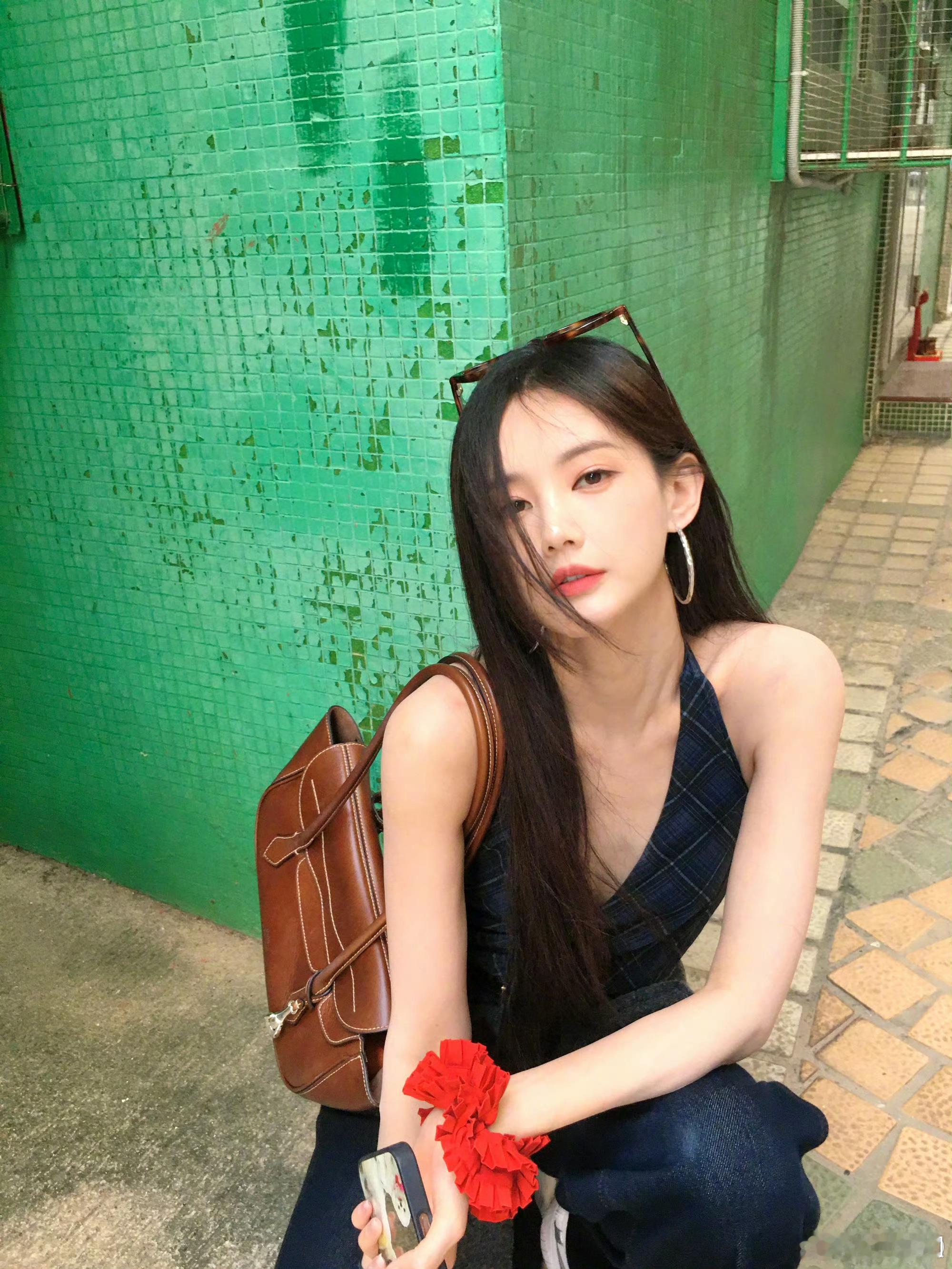 #李一桐[超话]#你听到了吗她说她在澳门很想我们[害羞] ​