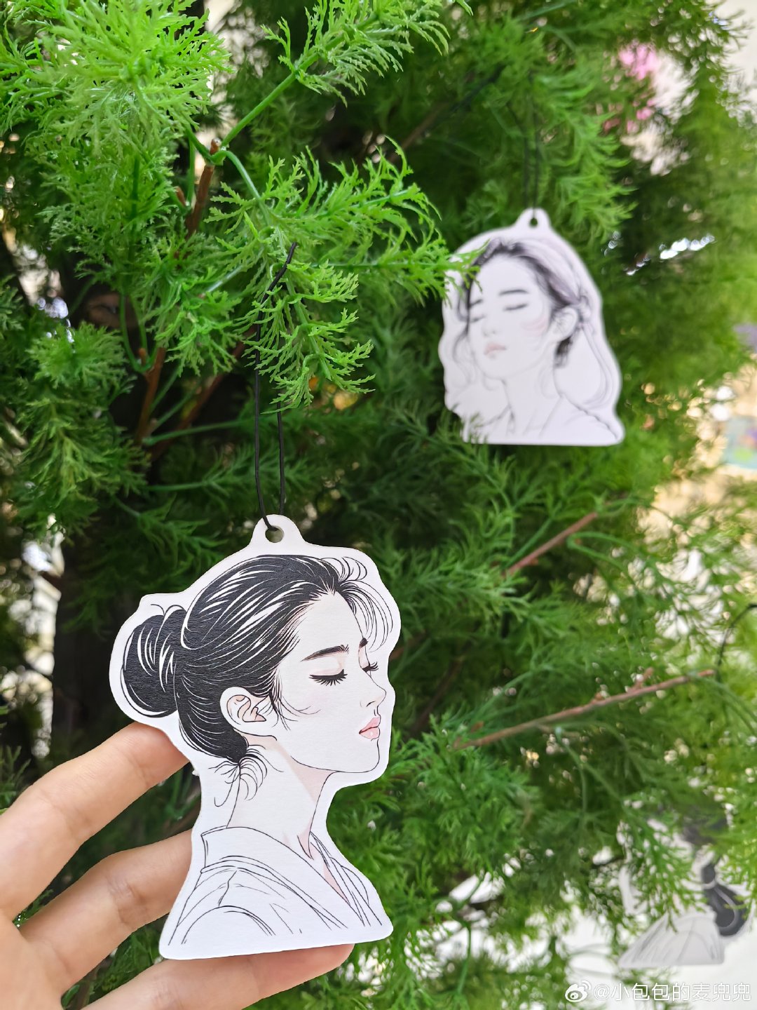 #刘亦菲825生日快乐#周末去了金牛万达，属于茜茜的美貌视觉盛宴[捂嘴哭][捂嘴哭]顺便问下主办方活动结束可以去现场搬茜茜的人形立牌吗[哇][哇] ​