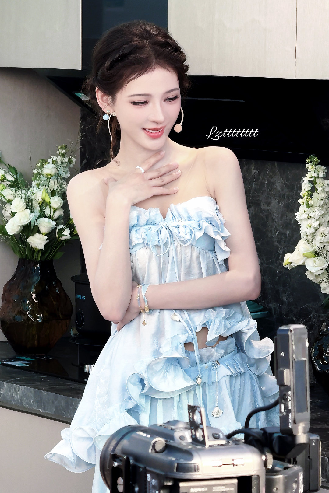 #张予曦[超话]#  
    姐姐真的美的不行吧 ​